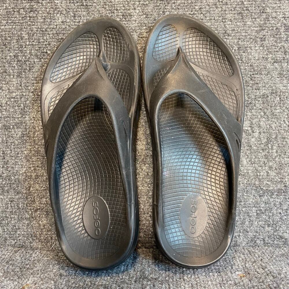Oofos Mens 9 Womenss 11 Black Recovery Thong Sandals Slip On Rubber
